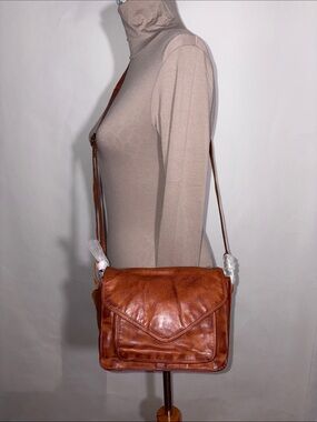 Ozora NEW with Tags Genuine Leather Crossbody Bag in Tan Brown